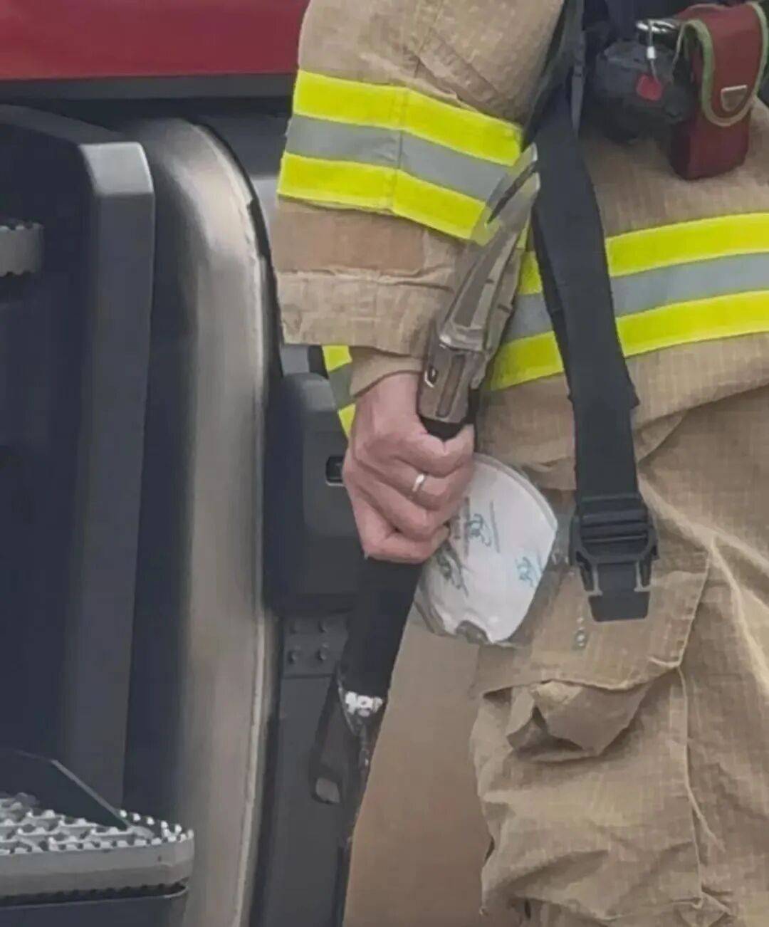 已致94人遇难<strong></p>
<p>币改罗金海</strong>，李家超：望内地协助！廉政公署：或涉贪污！这一幕令人破防