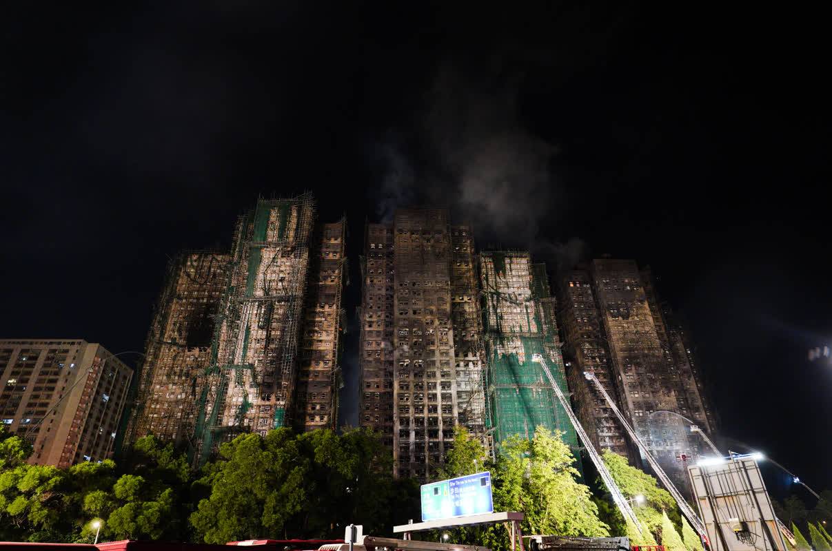 香港消防处：遇难人数增至94人，预计今日9时完成破门搜救工作