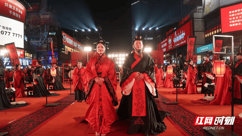 汶川地震被救起的女孩<strong></p>
<p>炒币经历</strong>，17年后和救她的军人结婚了