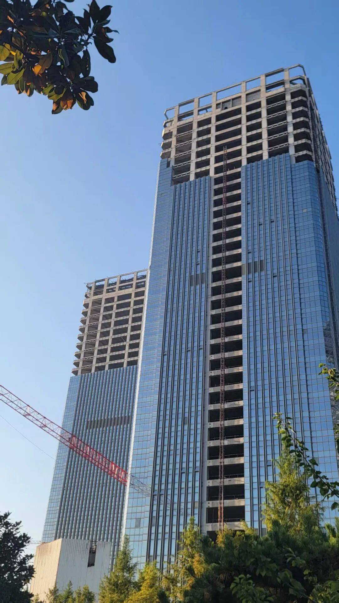 西安地标“双子塔”荒芜十年<strong></p>
<p>炒币图</strong>,7.48亿起拍