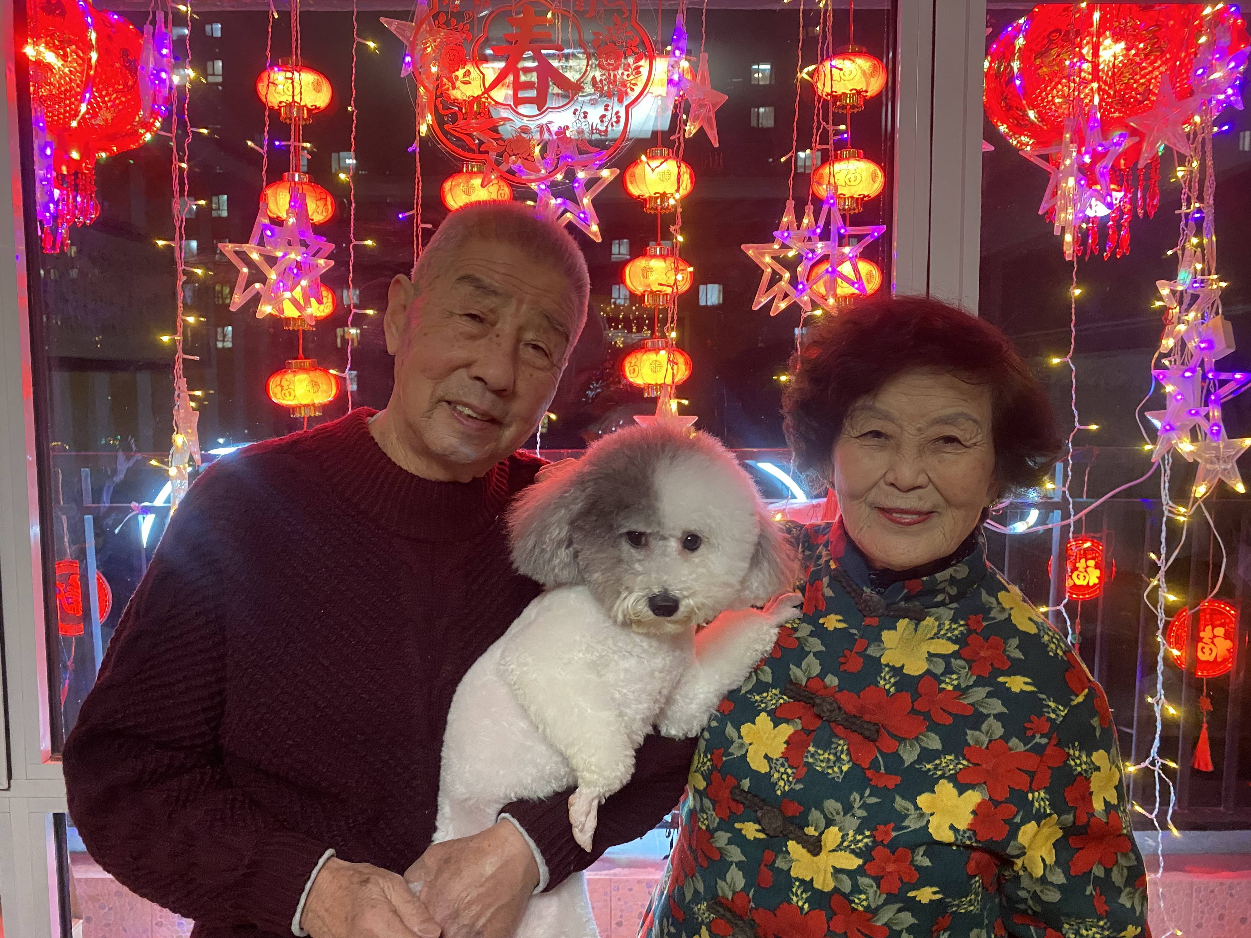 女子晒照对比奶奶自爷爷去世9个月后变化:再也不是时髦的老太太了<strong></p>
<p>南斯拉夫币</strong>,评论区泪目