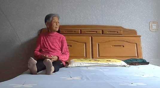 女子晒照对比奶奶自爷爷去世9个月后变化:再也不是时髦的老太太了<strong></p>
<p>南斯拉夫币</strong>,评论区泪目