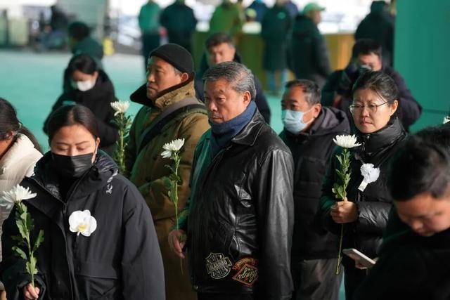 何晴之子追思:妈妈很喜欢雪<strong></p>
<p>币网行情app</strong>,北京这场雪好像是为她而下