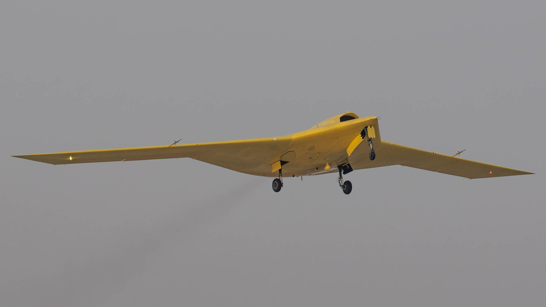 多张高清大图<strong></p>
<p>币网行情app</strong>！新型高空高速长航时无人机彩虹-7近日成功首飞