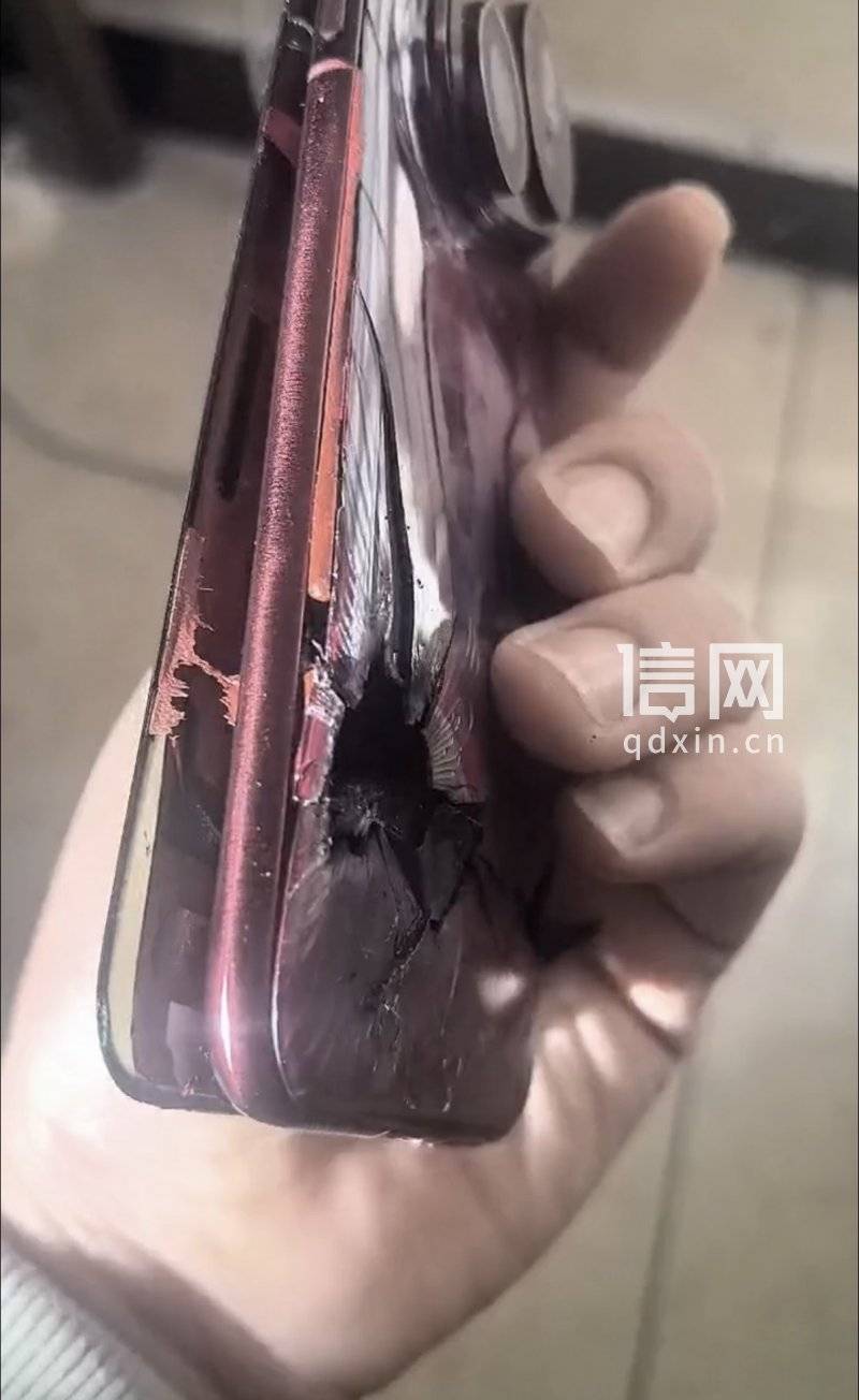 华为新手机充电时电池爆了 售后凭照片认定“外力所致”拒保 消费者：难道我买的是摔炮<strong></p>
<p>币升值</strong>？