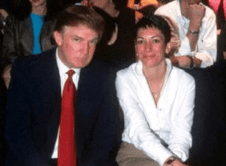 “这次飞行中，就三个人，爱泼斯坦、特朗普、20岁女性”