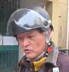 太夸张！上海人比比谁家楼下井盖多！有人家门口100个<strong></p>
<p>炒币神器</strong>，“走路难！到处都像贴膏药”...