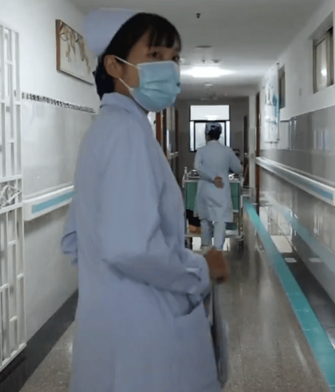 张水华辞职后携老公直播秀恩爱<strong></p>
<p>币圈分析</strong>，称白岩松是自己恩人