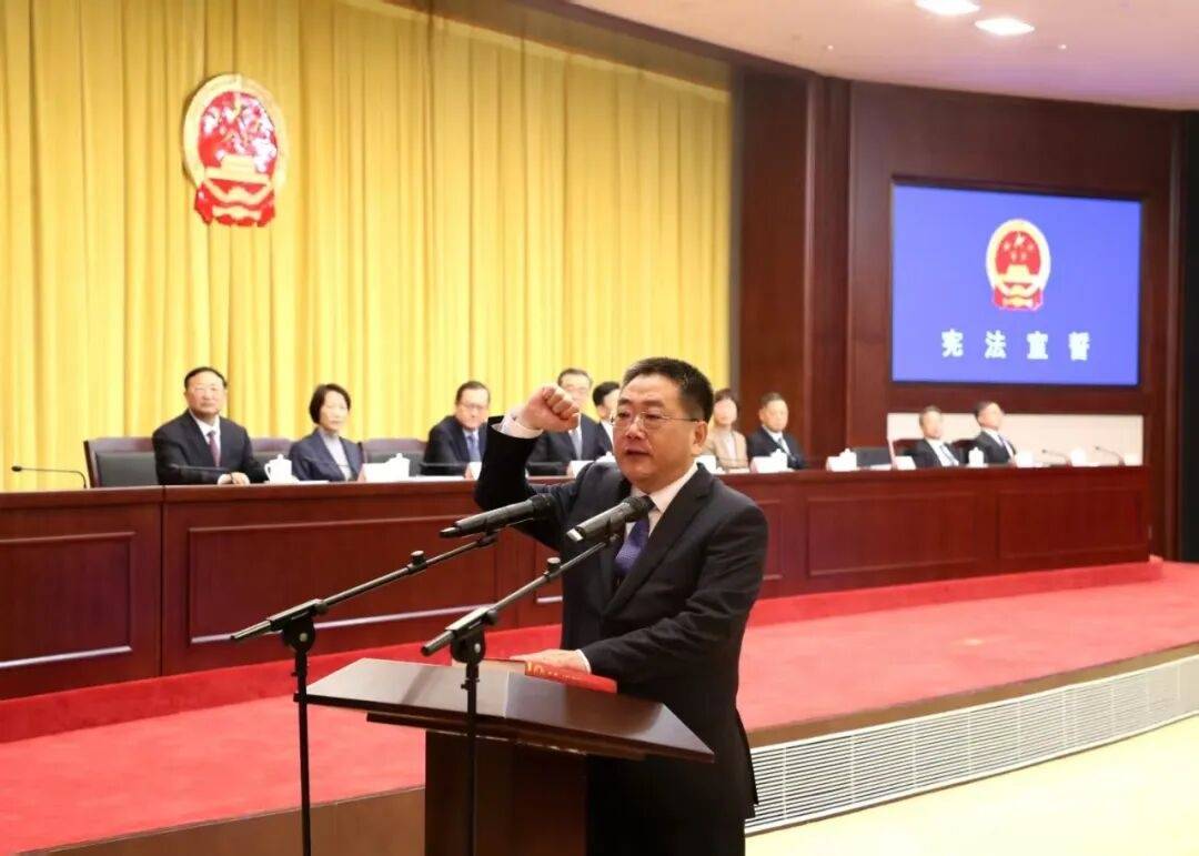 江苏省纪委副书记王维<strong></p>
<p>ccr炒币软件</strong>，任苏州市副市长、代理市长